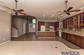 4th image of 2084 E Desert Lakes Dr