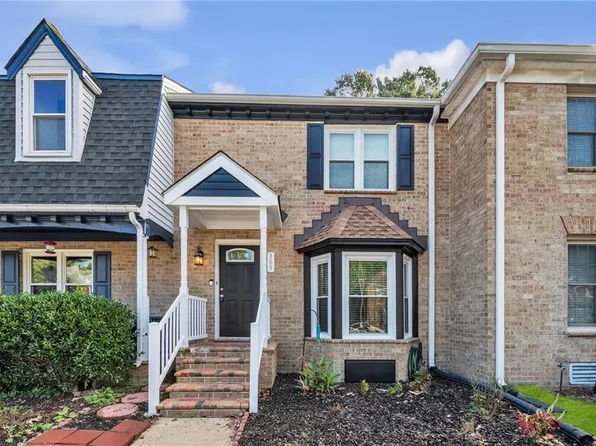 309 Middle Oaks Dr, Chesapeake, VA 23322