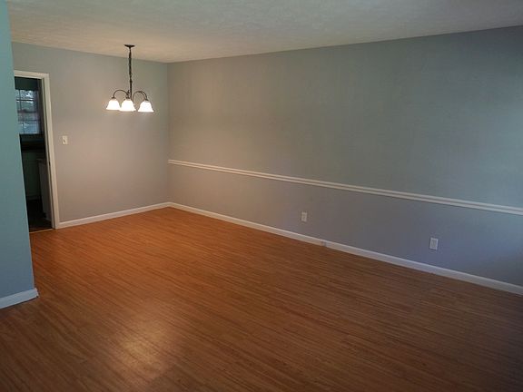 4th image of 1058 Duke Dr SE