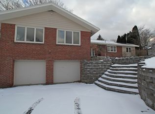 15 Buttermilk Hill Rd, Pittsford, NY 14534