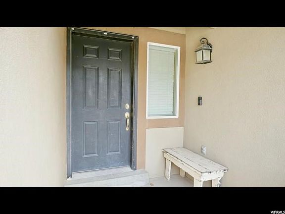 2nd image of 2022 N Belmont Dr