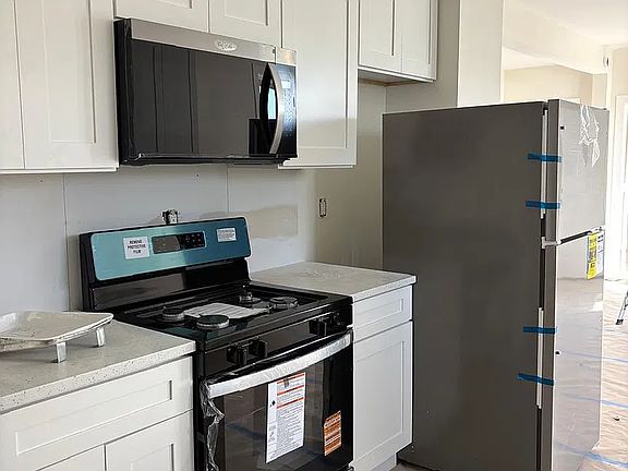 4th image of 545 W 62nd St #2