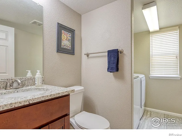 3145 E Yarrow Cir — Photo 6