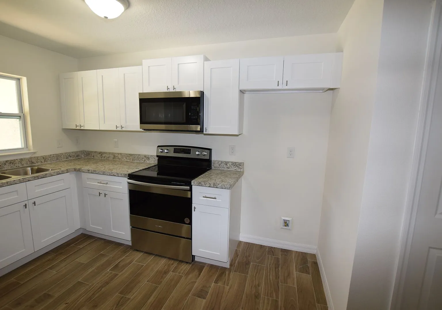 3 Bedroom, 2 Bath Duplex For Rent at 2318 W Cannon Ter NW #B , Fl. 33881 — Photo 4