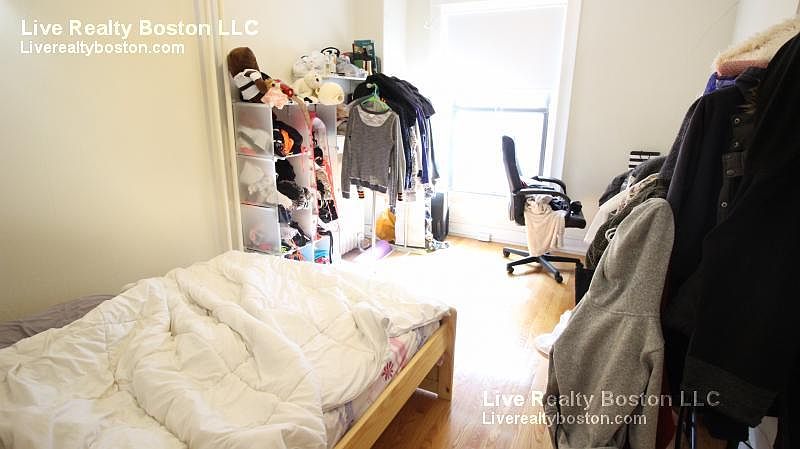 2nd image of 48 Bay State Rd #3