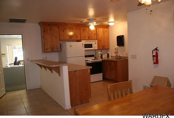 4th image of 3855 Sunshine Dr