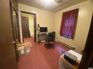 1010 E Main St, Benton, IL 62812