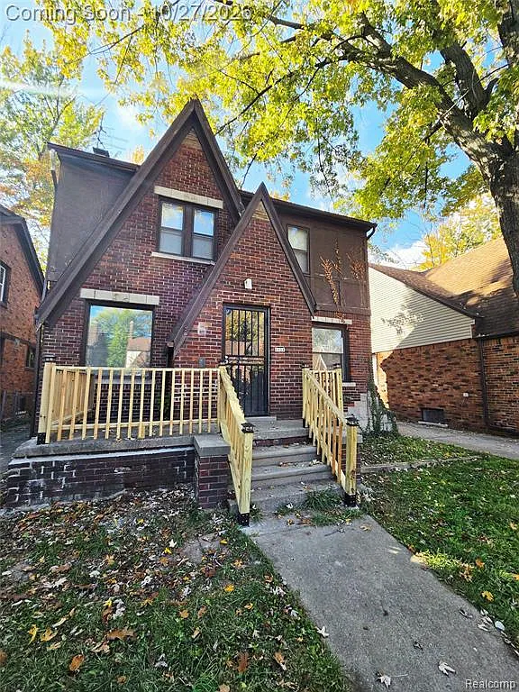 3 bed, 1.5 bath, 1400 sqft, $1,650 — Photo 1