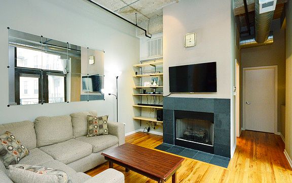 4th image of 758 N Larrabee St APT 728