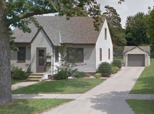 223 Chestnut St S, Belle Plaine, MN 56011