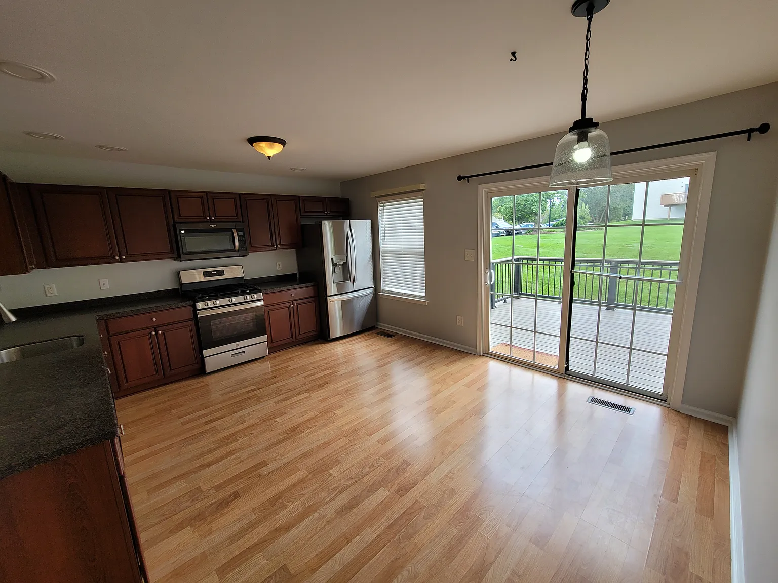3 bed, 1848 sqft, $3,000 — Photo 2