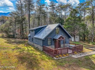 133 Westwing Cave Rd, Townsend, TN 37882