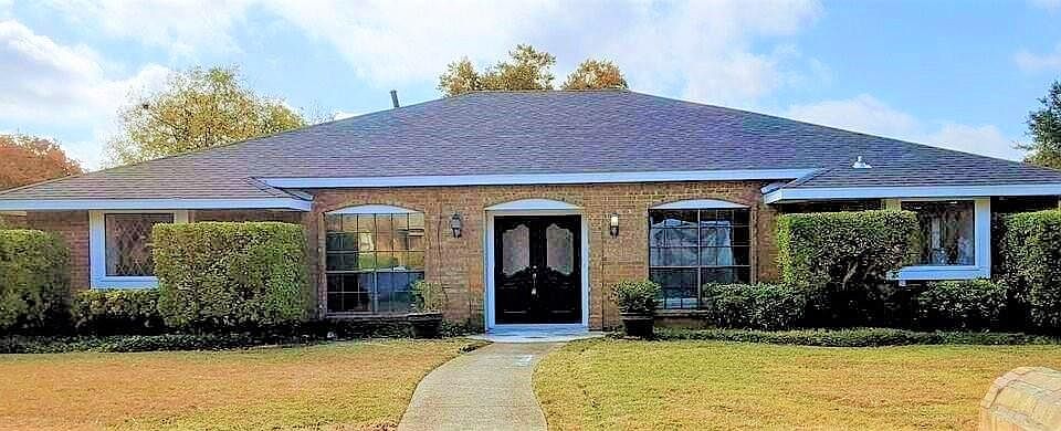 1st image of 1218 Huntington Dr