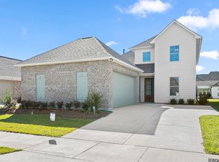 3236 Creekmere Ln, Saint George, LA 70810
