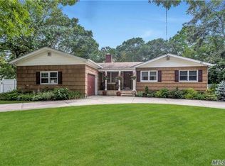 10 Boston Ave, Medford, NY 11763