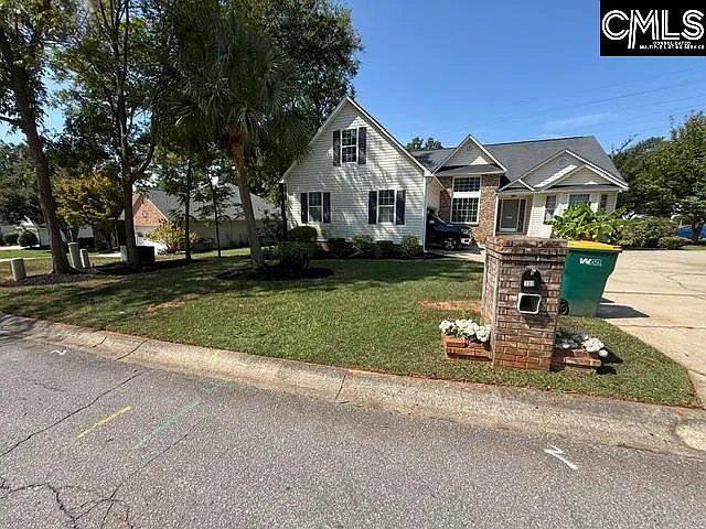 3 bed, 2100 sqft, $2,500 — Photo 2