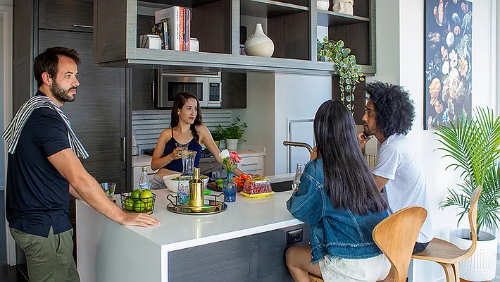 Rented by Extell Marketing Group LLC | media 24