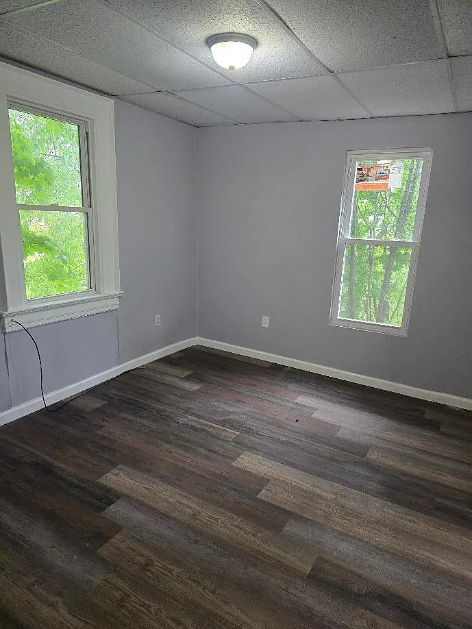 Clay Ave — Photo 3