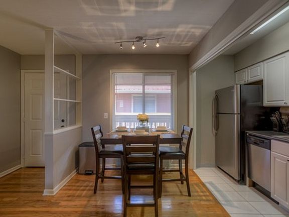 5th image of 124 S 39th St APT 19