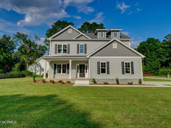 1364 Chadwick Shores Drive, Sneads Ferry, NC 28460