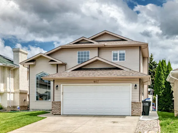 907 115th St NW, Edmonton, AB T6J 6X8