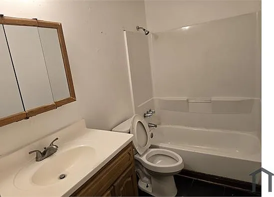 7231 Bunker Hill Rd — Photo 3