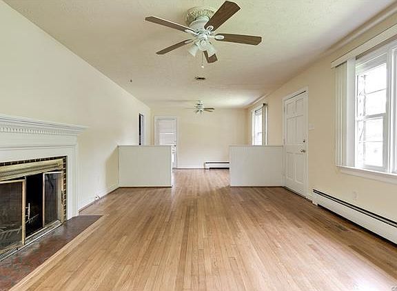 3rd image of 2207 Arbor Dr