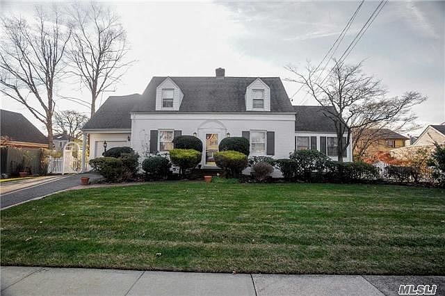 1st image of 40 Concord St