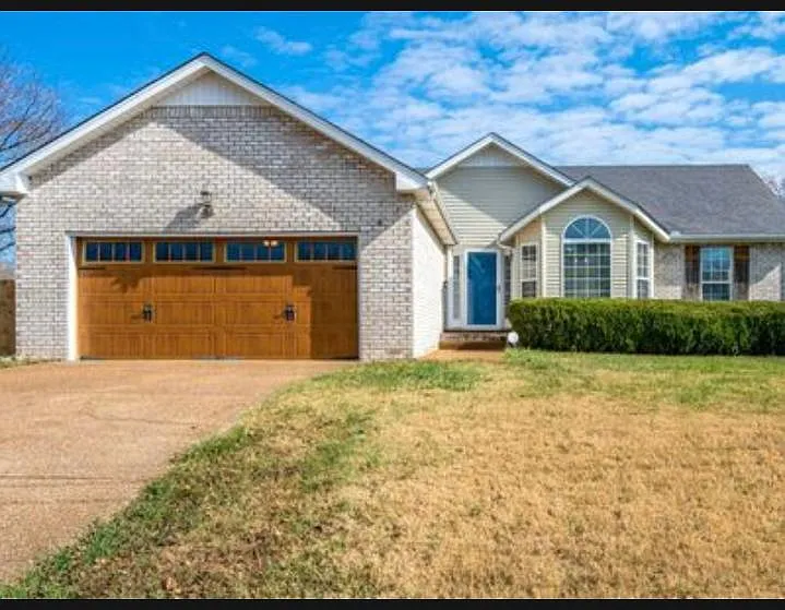 7806 Shauna Cir — Photo 1