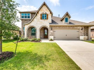 1320 Arrowwood Dr, Aubrey, TX 76227