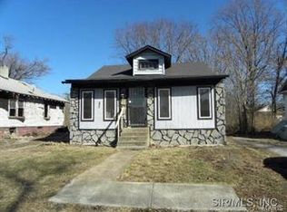 3329 Market St, East Saint Louis, IL 62207