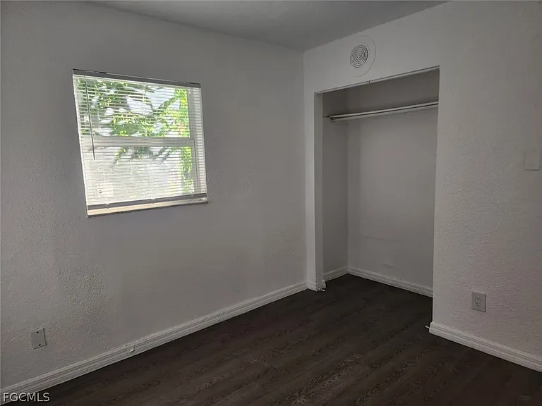 1919 Lillie St — Photo 6