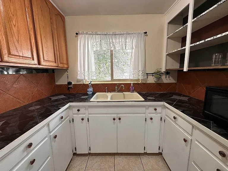 628 S University St — Photo 10
