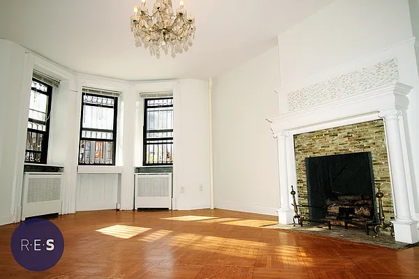 Rented by RES New York | media 15