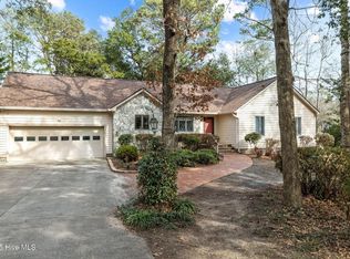 8 Fairways Ct, Pine Knoll Shores, NC 28512