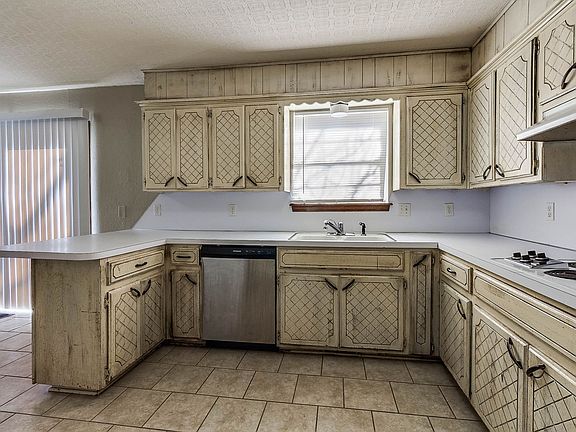 2nd image of 308 Woodside Dr
