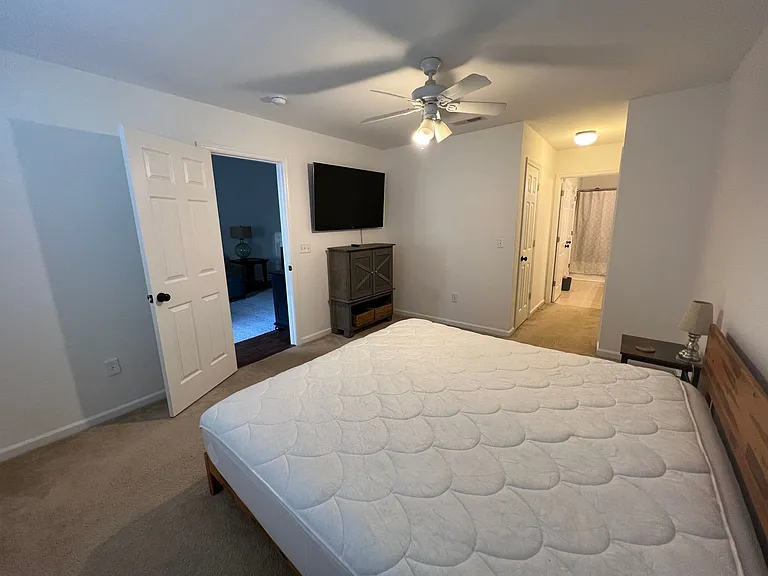 555 Tayrn Dr — Photo 9