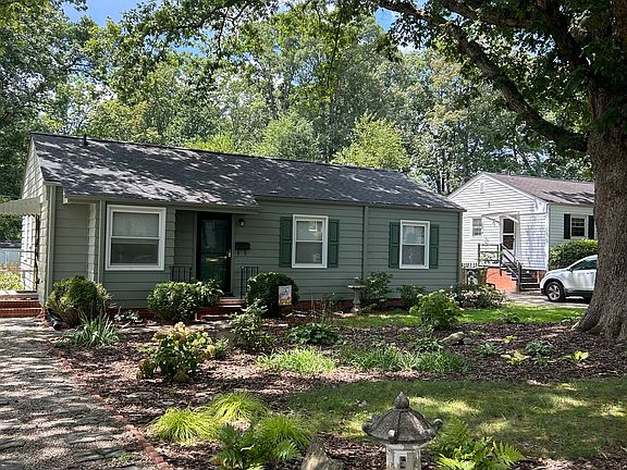 2nd image of 2729 Stratford Dr