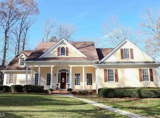 410 Island Cove Dr, Newnan, GA 30263