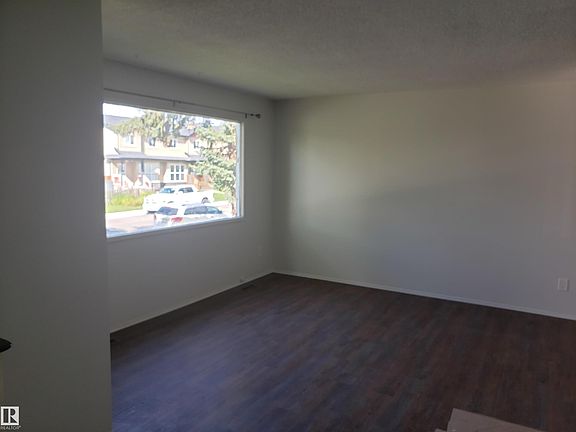 5th image of 10219 155th St NW
