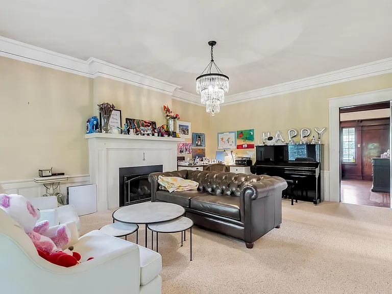 1670 W 49th Ave — Photo 10
