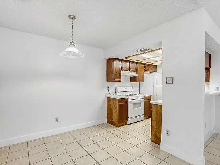 7806 Chimayo Cv #B — Photo 2