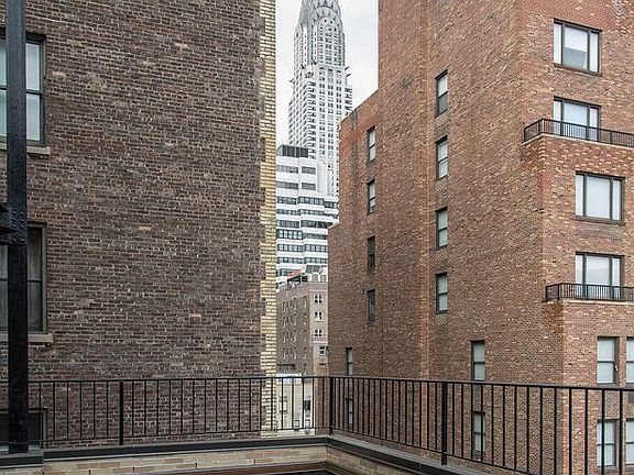 5th image of 105 E 38th St APT 1B