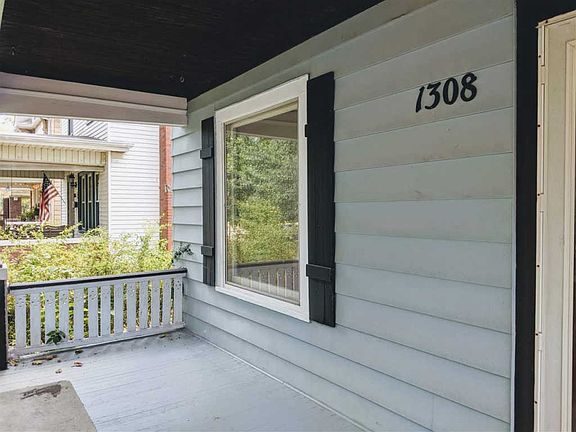 5th image of 1308 W Parkside Dr
