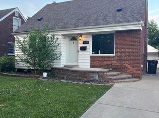 9725 Ruth Ave, Allen Park, MI 48101