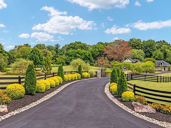 2nd image of 19427 Rolling Hills Dr