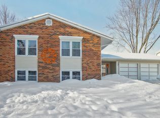 1537 California St, Elk Grove Village, IL 60007