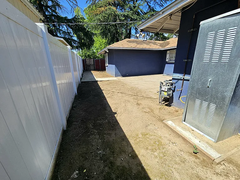 E Alamos Ave — Photo 19