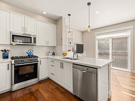 3rd image of 2689 Parkway Dr #41