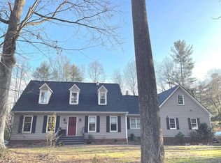 616 Erkwood Dr, Hendersonville, NC 28739